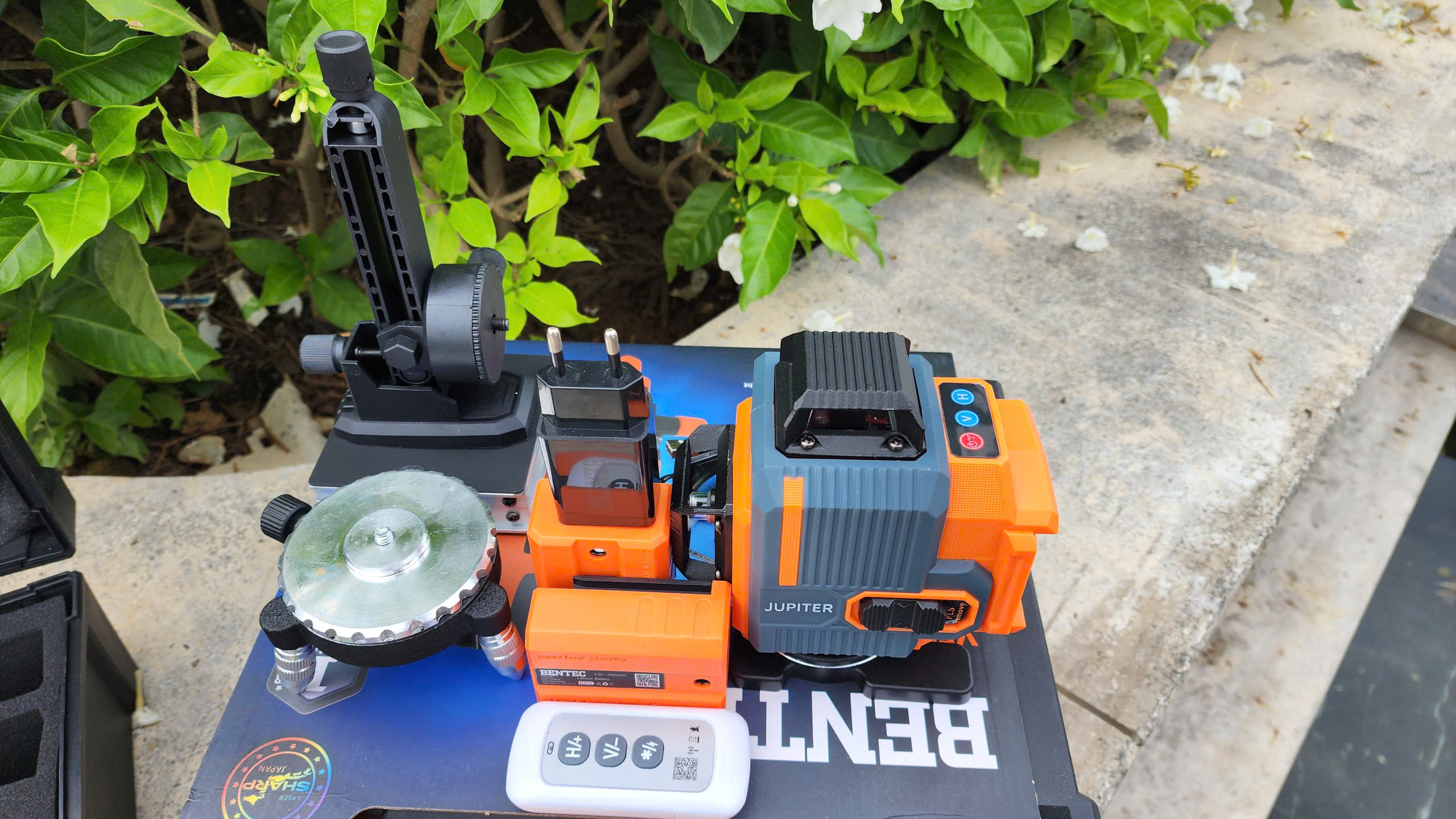MÁY CÂN MỰC LASER 16 TIA XANH BENTEC JUPITER BT5016